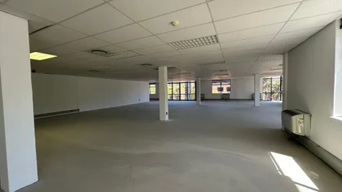 WhatsApp Image 2024-12-19 at 15.55.59 (1).